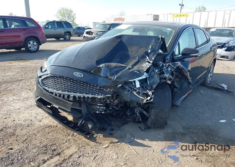 2019 Ford Fusion Hybrid Titanium from USA, damaged, VIN 3FA6P0RU7KR159022